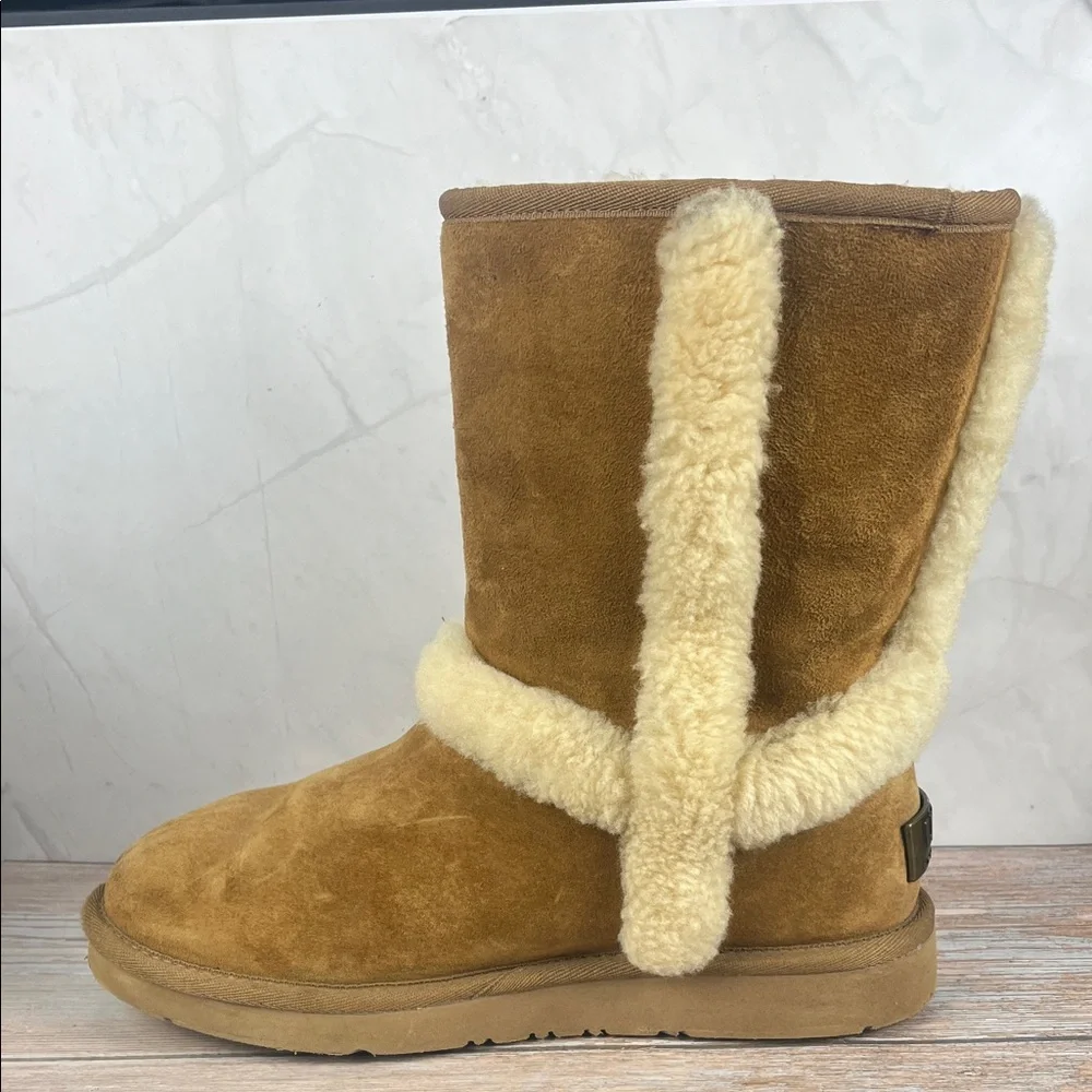 UGG‎ Australia Women’s Size 6 Cozy Tan Shearling Boots